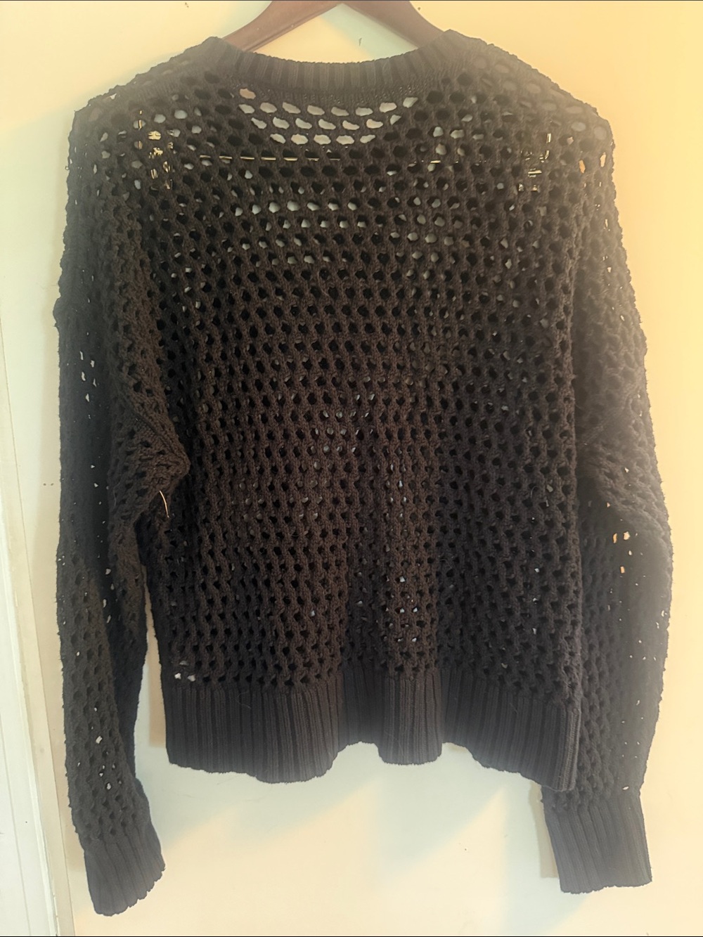 Old Navy Women’s Black Open-Weave Crochet Crewneck Sweater Top Sz L EUC - Picture 4 of 4